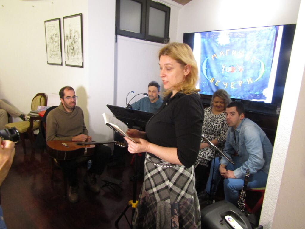 4CE издавачка кућа